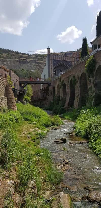 Прогулка на катере по Куре: новый взгляд на Старый город
