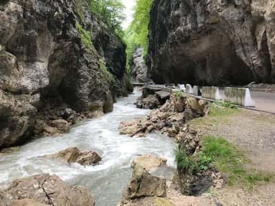 Чегемские водопады и термы Гедуко