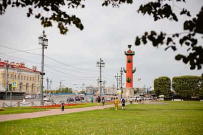 Юмористическая автобусная экскурсия по Петербургу «2 в 1» с комиком и гидом