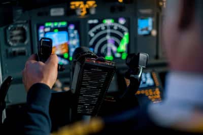 Полет на авиатренажере боевого вертолета «Ми-2»