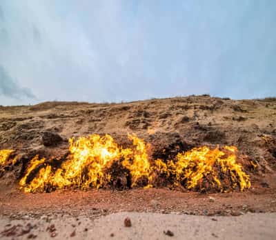Храм огня Атешгях, Горящая гора, Розовое озеро и Агатовые горы