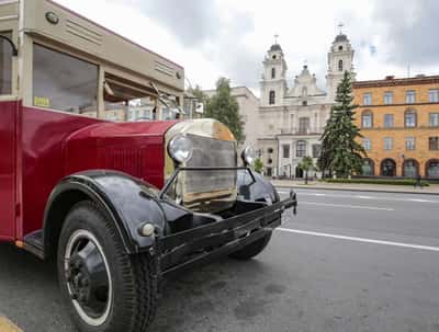 Обзорная экскурсия по Минску в ретро-атмосфере автобуса 30х годов