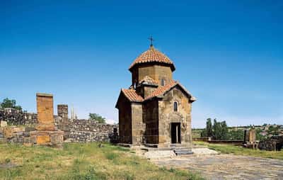 Армения Вайн, шоколадный дом, церковь Кармравор и село Ошакан