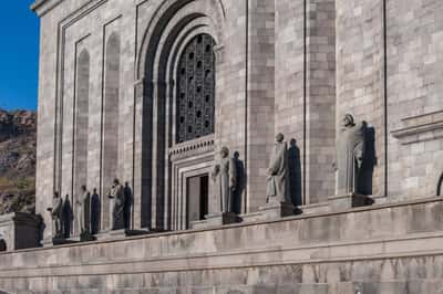 Прогулка по Еревану: знакомство с историей и культурой столицы