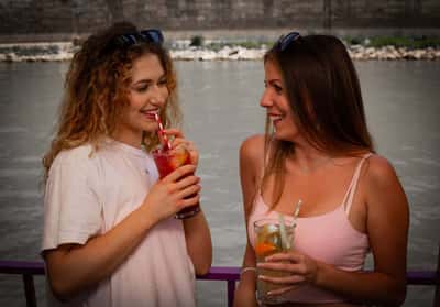 Cocktails at sunset: Ночной круиз по Дунаю с коктейлем