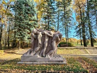 Парадокс истории: а Горки чьи? «: музей-усадьба» Горки Ленинские