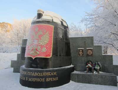 Мурманск - город воинской славы