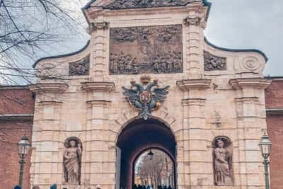 Петропавловская крепость. Её быт и история