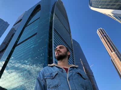 Аудиоэкскурсия по Москва-Сити: башни, арт-объекты и захватывающие панорамы