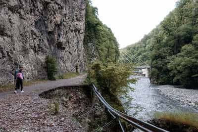 Старая Краснополянская дорога и Пасть дракона