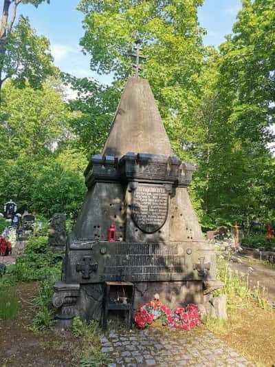 Смоленское кладбище: история старинного некрополя