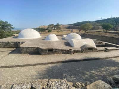Дербентская крепость и Экраноплан Лунь