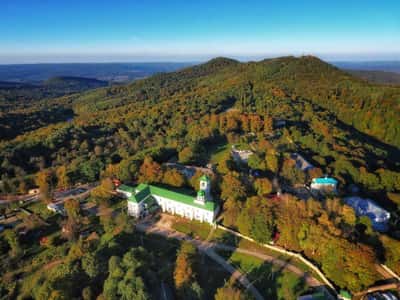 Лаго-Наки: Свято-Михайловский монастырь, гора Физиабго и ущелье Мишоко