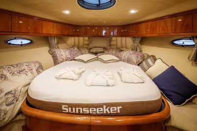 Круиз по Чёрному морю на яхте Sunseeker 50