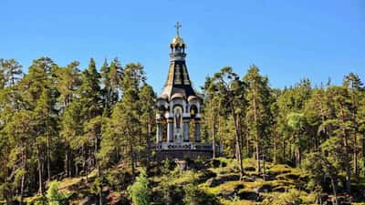 Индивидуальная прогулка по Ладожским шхерам и остров Валаам