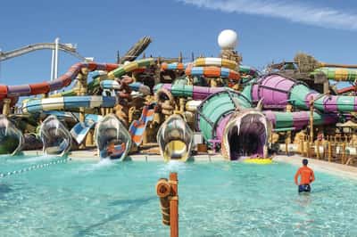 Аквапарк «Yas Waterworld» с обедом и трансфером из Шарджи