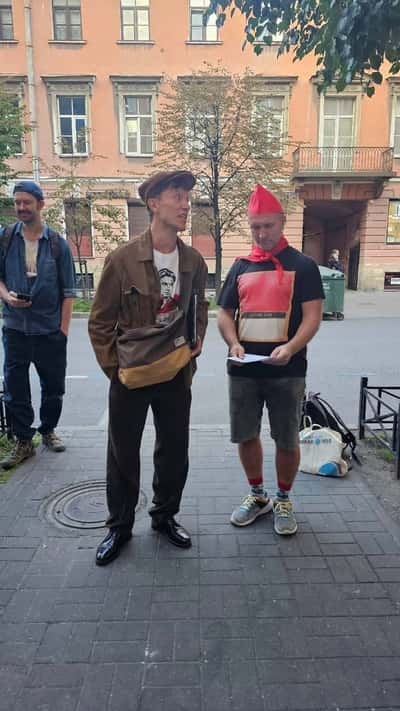 Экскурсия-моноспектакль «Хармс идет по улице Маяковского»