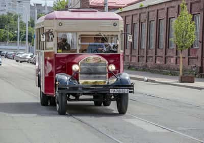 Обзорная экскурсия по Минску в ретро-атмосфере автобуса 30х годов