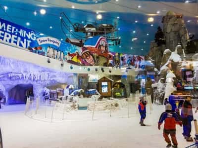 Снежный день в зимнем комплексе Ski Dubai