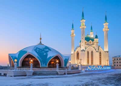 Йош и Ка: гуляем по Йошкар-Оле и купаемся в Казани. Зимний автобусный тур из Перми