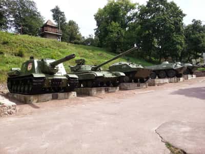 Экскурсия в город Остров с посещением музейного комплекса «Линия Сталина»