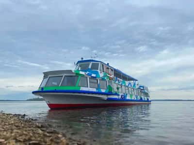 На теплоходе по Волге с экскурсией и трансфером из центра Казани