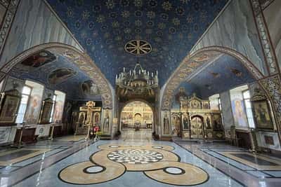 Обители русских чудотворцев: пещерный храм в Талицах