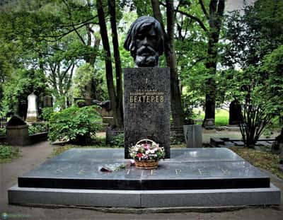 Некрополь «Литераторские мостки»