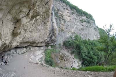 К водопаду Афурджа и горе Бешбармаг