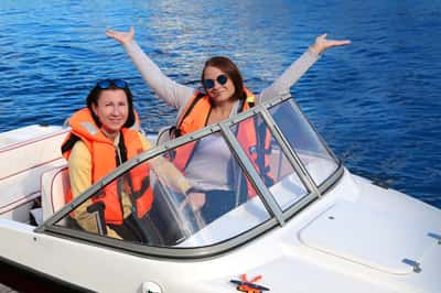 Большая прогулка по Неве и Финскому заливу на катере без капитана