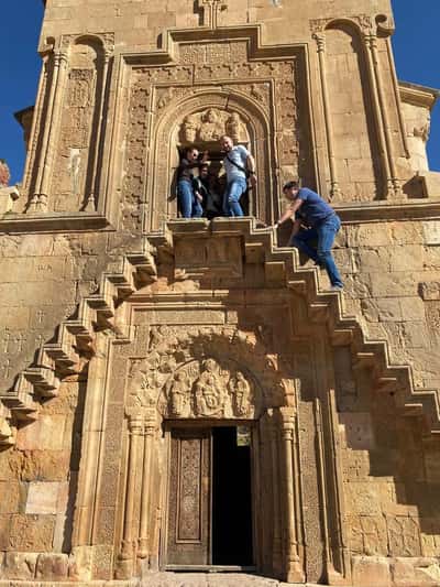 От Арарата до Нораванка: Хор Вирап, тайны Пещеры 1 и винные легенды Арени