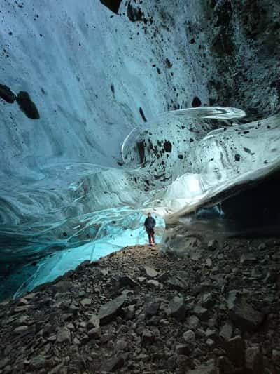 Поход в Октябрьскую пещеру на ледник Богдановича
