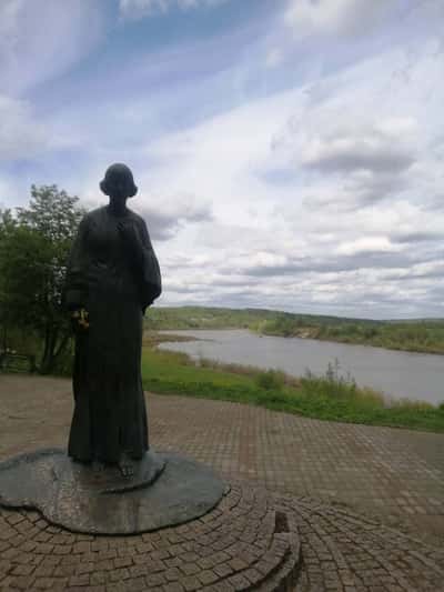 Едем в Тарусу - литературный город и плывем в великолепную усадьбу Поленово