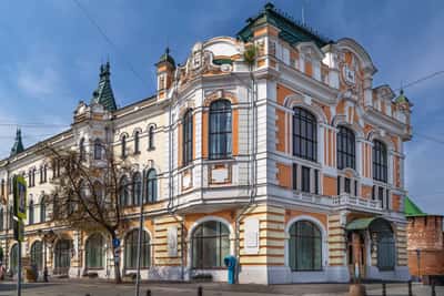 От сердца города к лучшей по красоте улице Рождественской