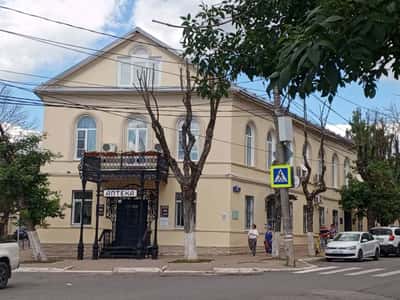 По Дворянской и Облупской: будни и праздники провинциальной Калуги