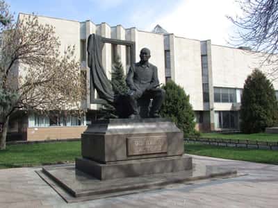 На алматинском метро к уголку советского модернизма