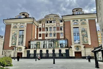 Возрожденная святыня: Сретенский монастырь