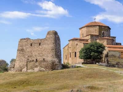 Две столицы в одном туре: контрастный Тбилиси и древний Мцхета