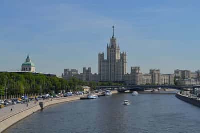 Обзорная авто-пешеходная экскурсия по Москве