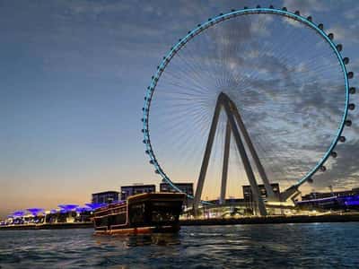 По Дубай Марине на яхте Ocean Empress с ужином по системе «шведский стол»