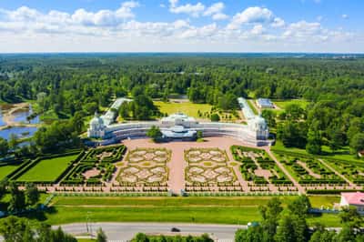 Автобусная экскурсия в Пушкин: Екатерининский дворец и Янтарная комната