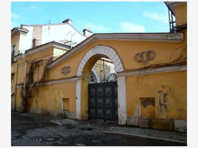 Прогулка со Смертью по Васильевскому острову