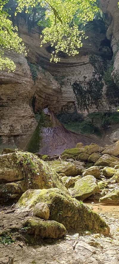 Кодорское ущелье-к водопадам, каньону, смотровои площадке