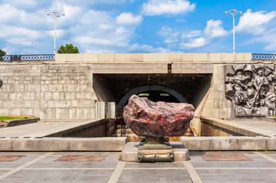 Екатеринбург - от заводского поселения до современного мегаполиса