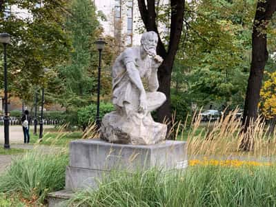 По Новой Басманной: десять историй о гостях и угощениях