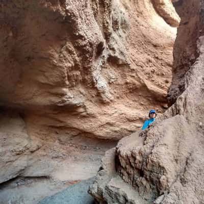 Взгляд с воды на горы Кыргызстана: каноэ и прогулка по дну каньонов
