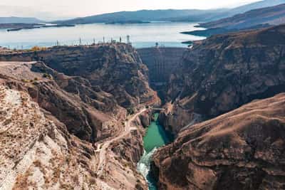 Сулакский Каньон, Чиркейское водохранилище, бархан Сарыкум