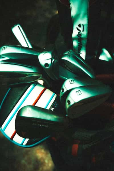 Яркий 3D-мир Blacklight Mini Golf - игра в мини-гольф с подсветкой