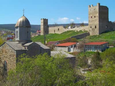 По Богом Данной: историческая экскурсия по Феодосии