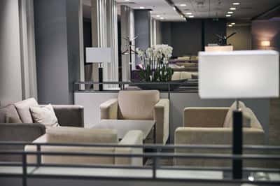 Премиум-зал ожидания Plaza Premium Lounge в аэропорту Гонконга